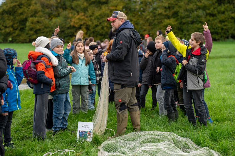 Mehr als 130 Kinder besuchen großes Lachsfest in Siegburg